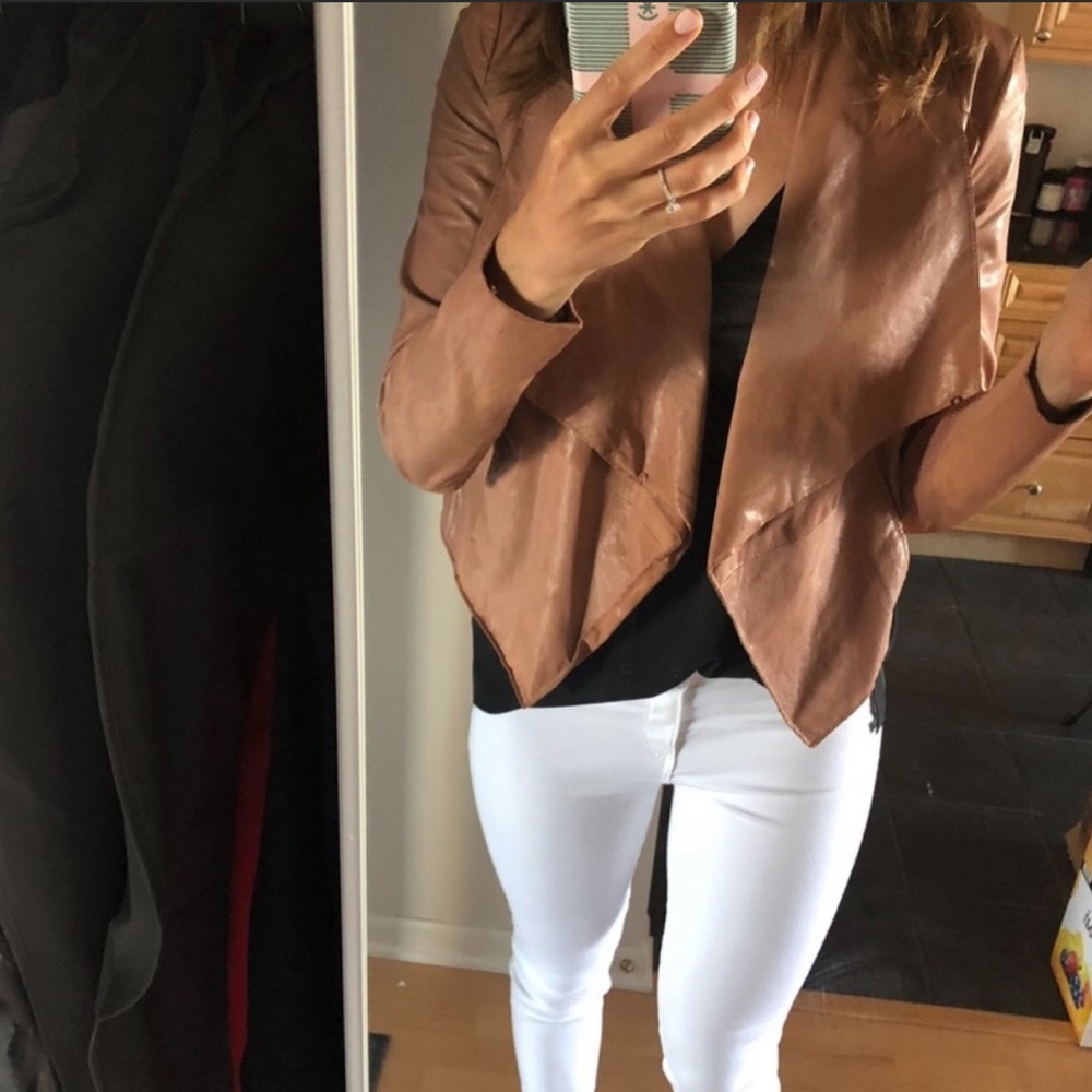 1 hour sale ❤️ New with tag BCBG Maxazria blush leather jacket